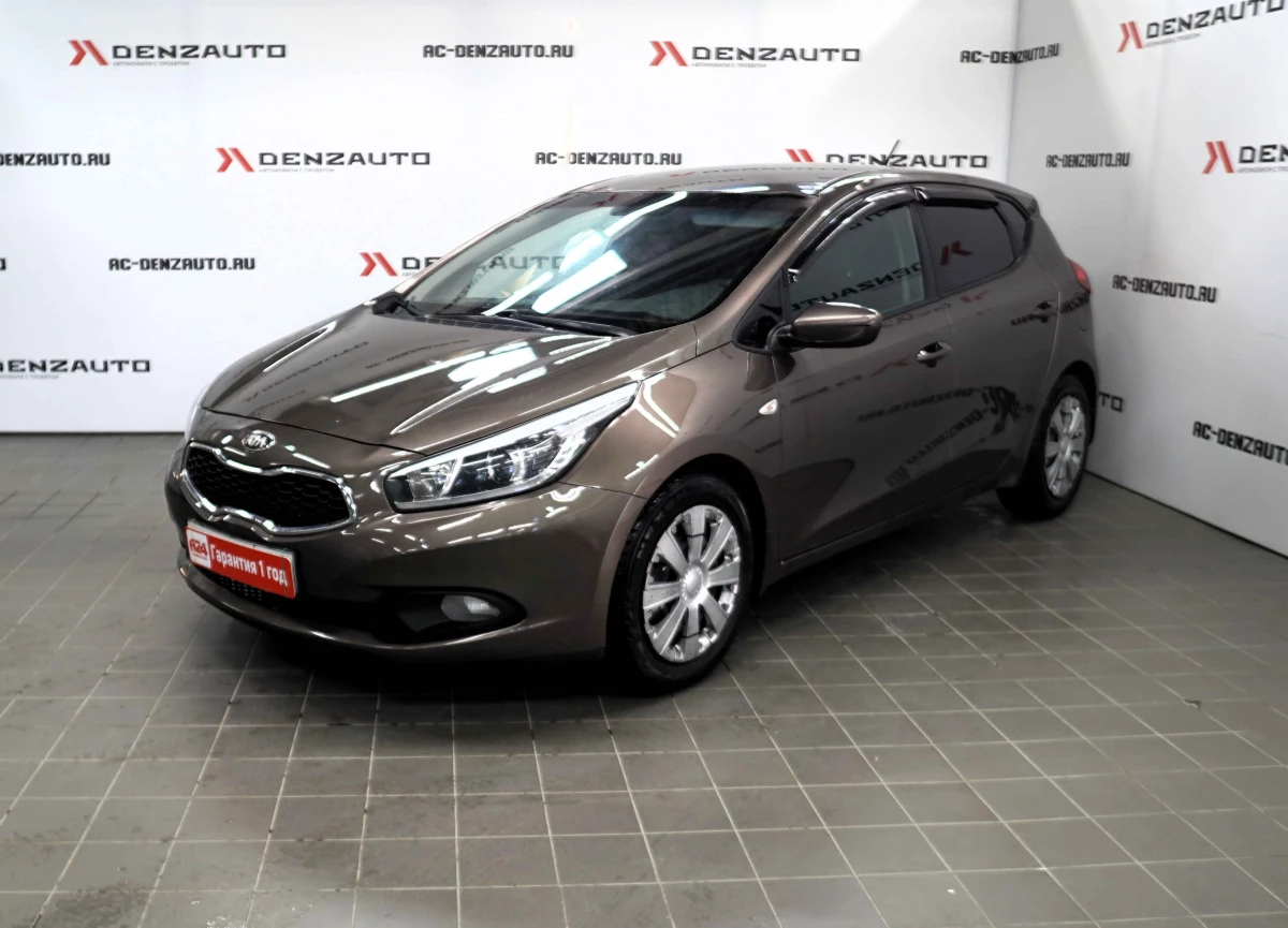 Купить Kia Ceed 2012 г.в. 164000 Механическая Бензин/1600 см3 за 989500  руб. скидка 0 руб. в Кредит от 8.9% годовых.