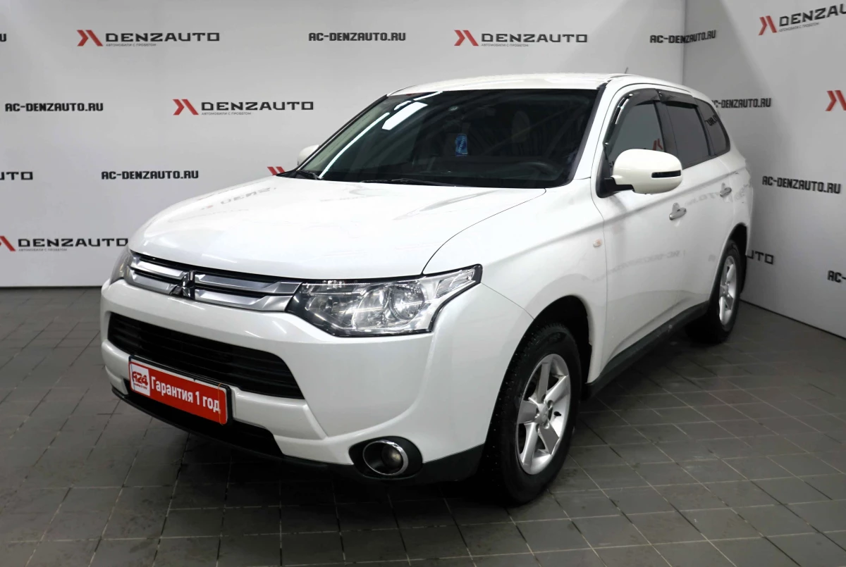 Купить Mitsubishi Outlander 2014 г.в. 119000 Вариатор Бензин/2000 см3 за  1728500 руб. скидка 0 руб. в Кредит от 8.9% годовых.