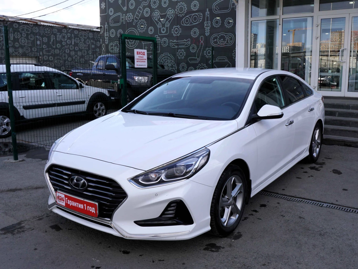 Купить Hyundai Sonata 2018 г.в. 80000 Автоматическая Бензин/2000 см3 за  2159500 руб. скидка 0 руб. в Кредит от 8.9% годовых.